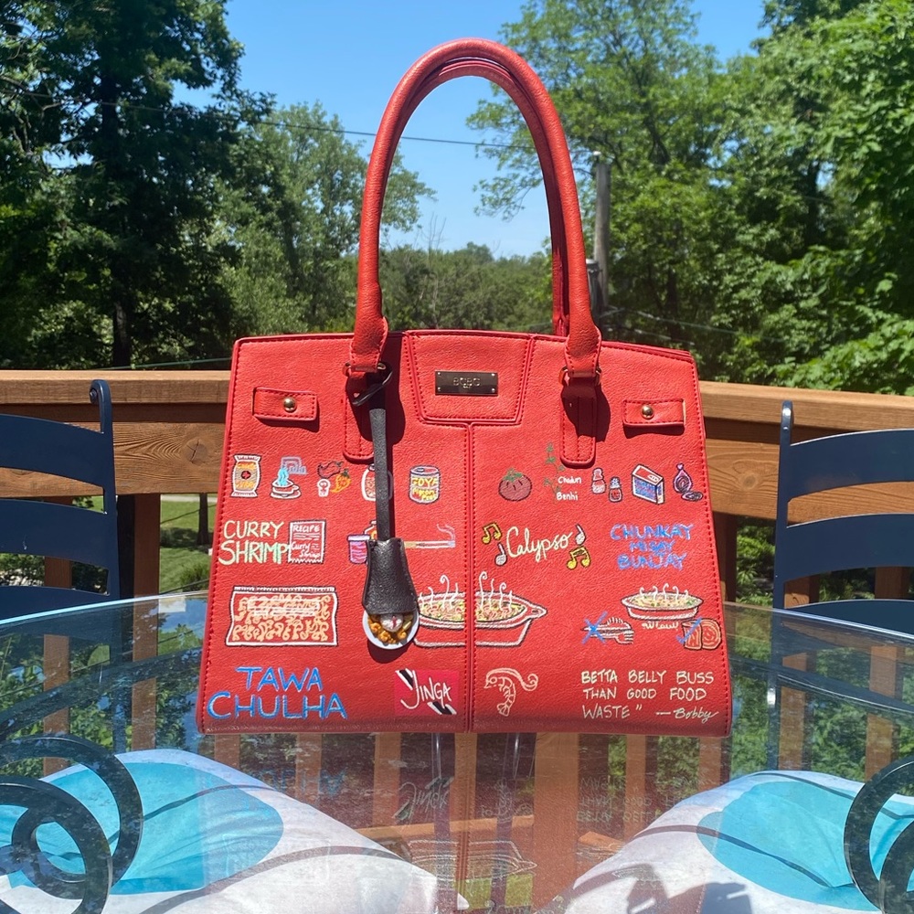 VanRahDesign hand painted BCBG purse with lock —Painting “Curry Jinga : Coral” - Picture 11 of 13